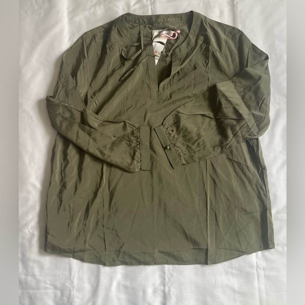 Vineyard Vines. Women’s Blouse. Size Large.